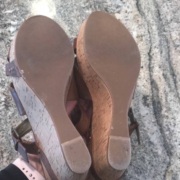 Guess tan leather wedge sandals size 11 - Picture 4 of 4